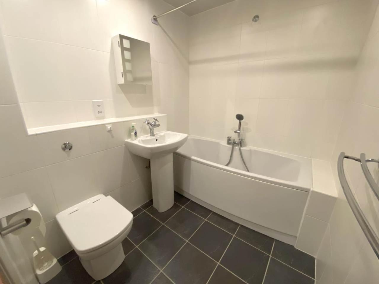 Parc Y Bryn Serviced Apartment *