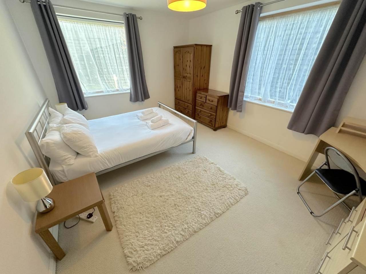Parc Y Bryn Serviced Apartment *